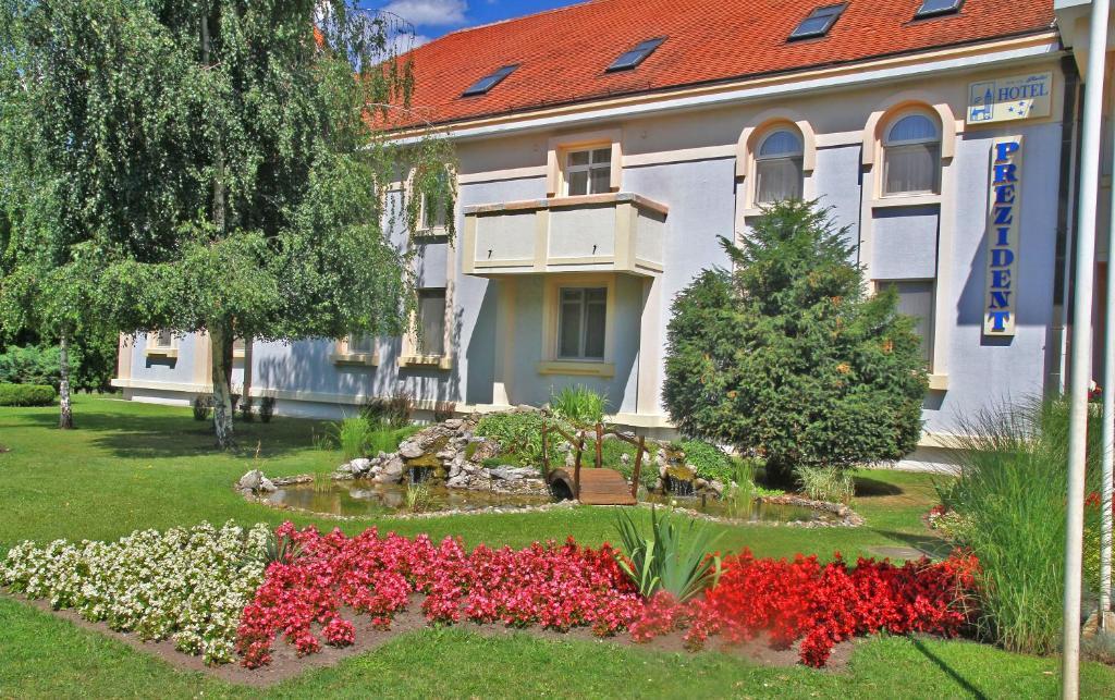Hotel Prezident Palić Exteriör bild