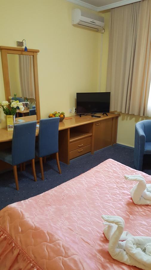 Hotel Prezident Palić Exteriör bild