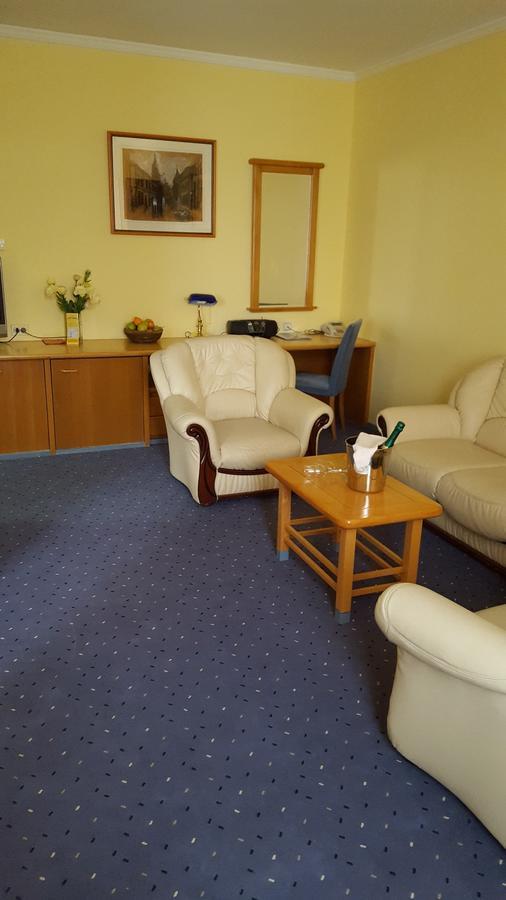 Hotel Prezident Palić Exteriör bild