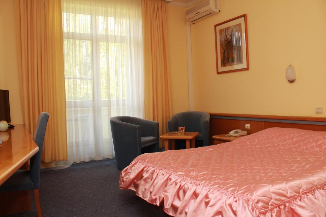 Hotel Prezident Palić Exteriör bild