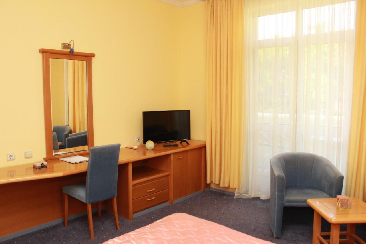 Hotel Prezident Palić Exteriör bild