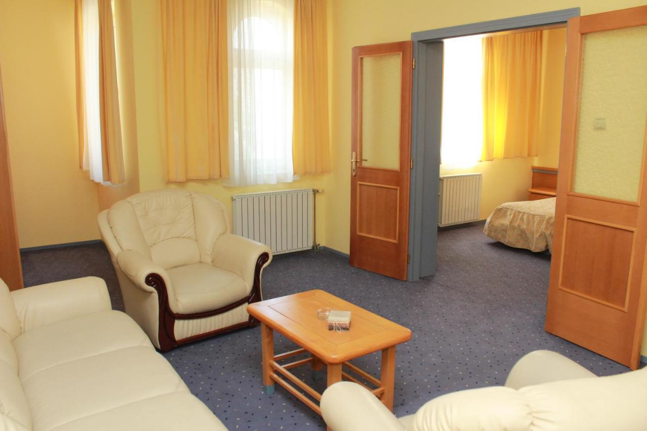 Hotel Prezident Palić Exteriör bild