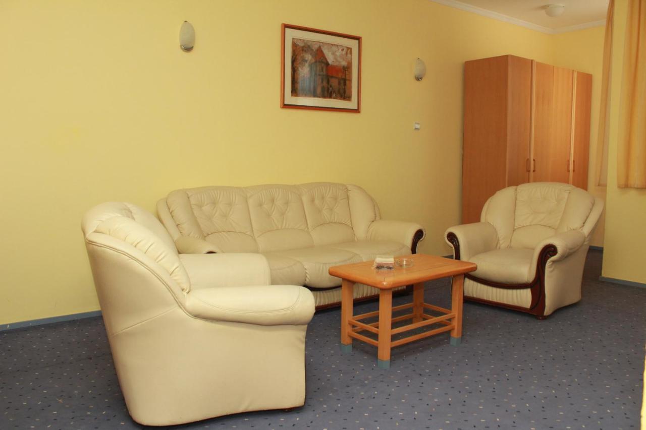 Hotel Prezident Palić Exteriör bild