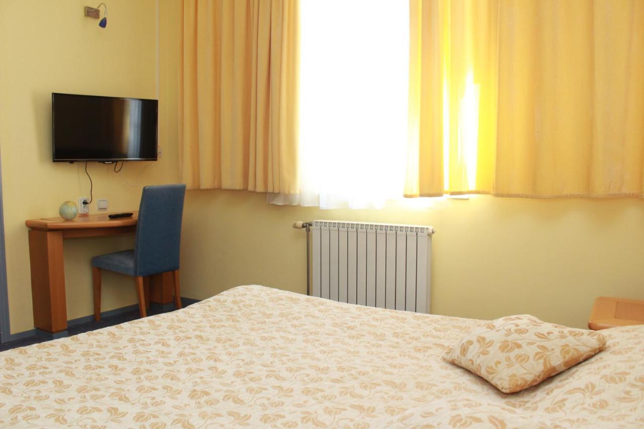 Hotel Prezident Palić Exteriör bild