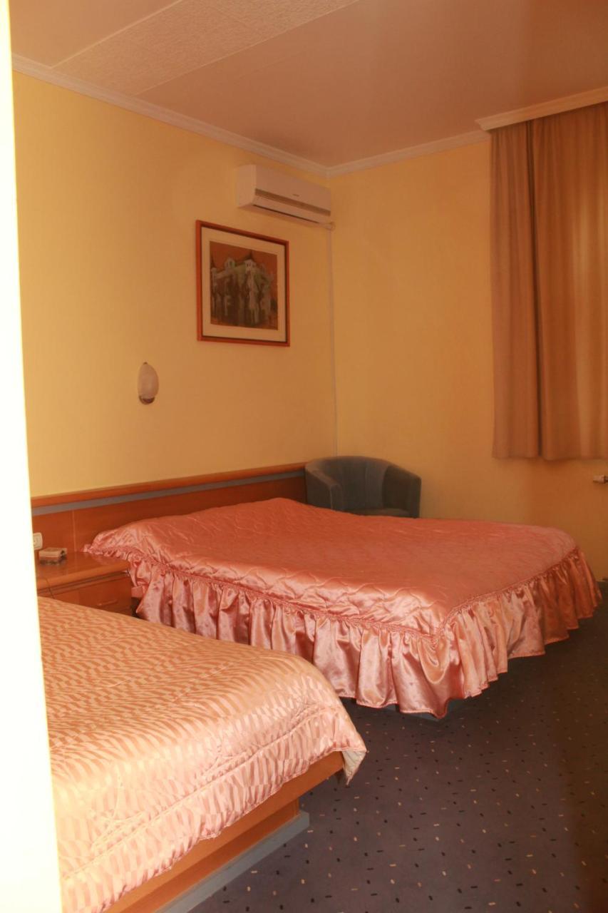Hotel Prezident Palić Exteriör bild