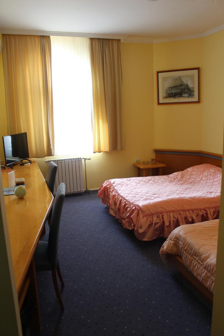 Hotel Prezident Palić Exteriör bild