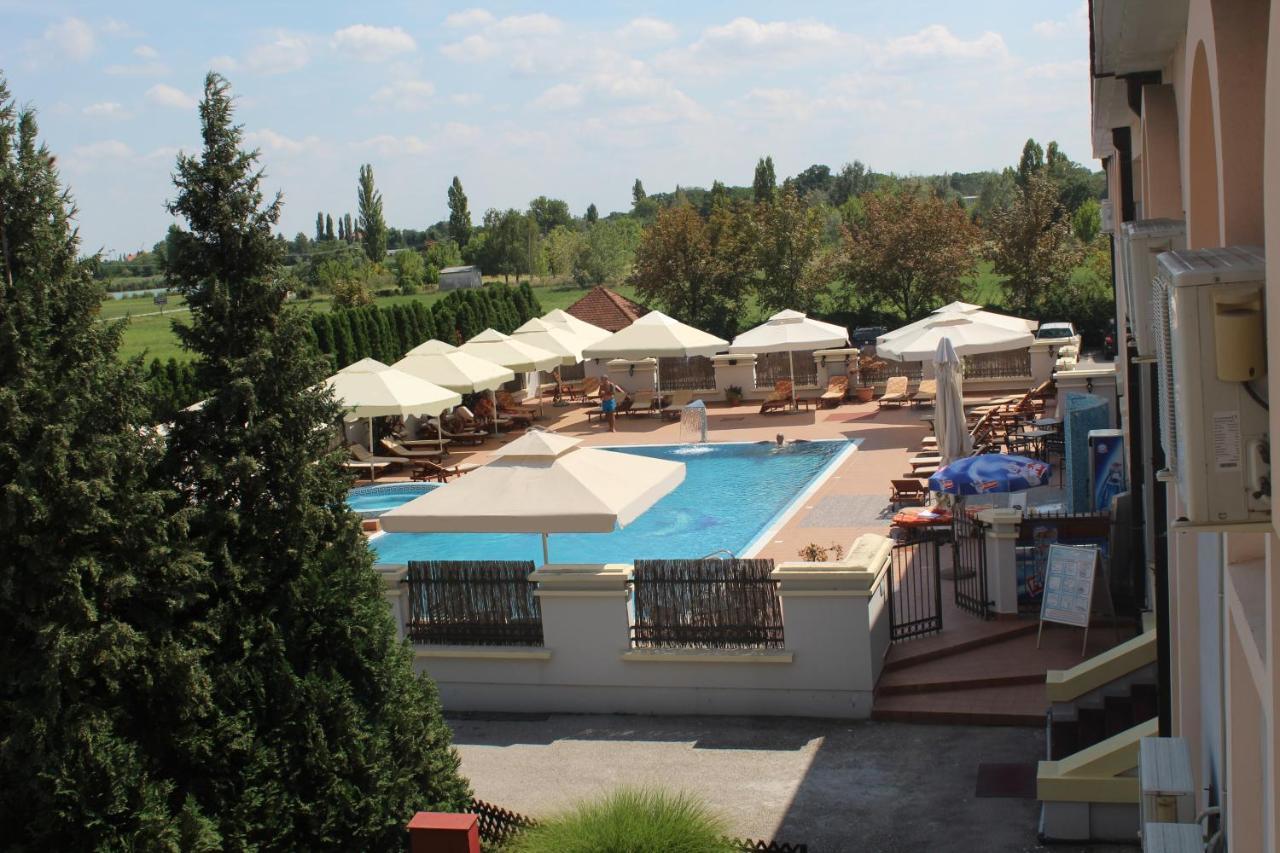 Hotel Prezident Palić Exteriör bild